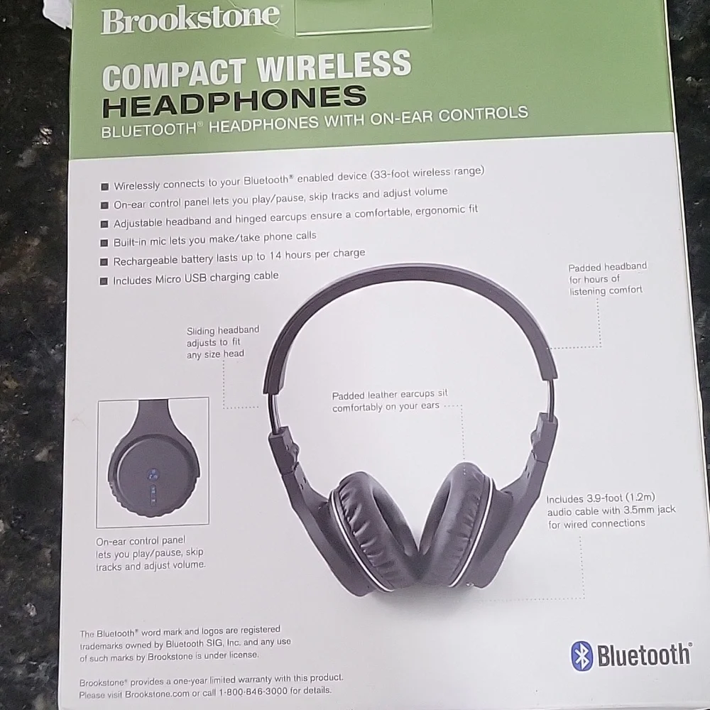NIB Brookstone Black Compact Wireless Headphones